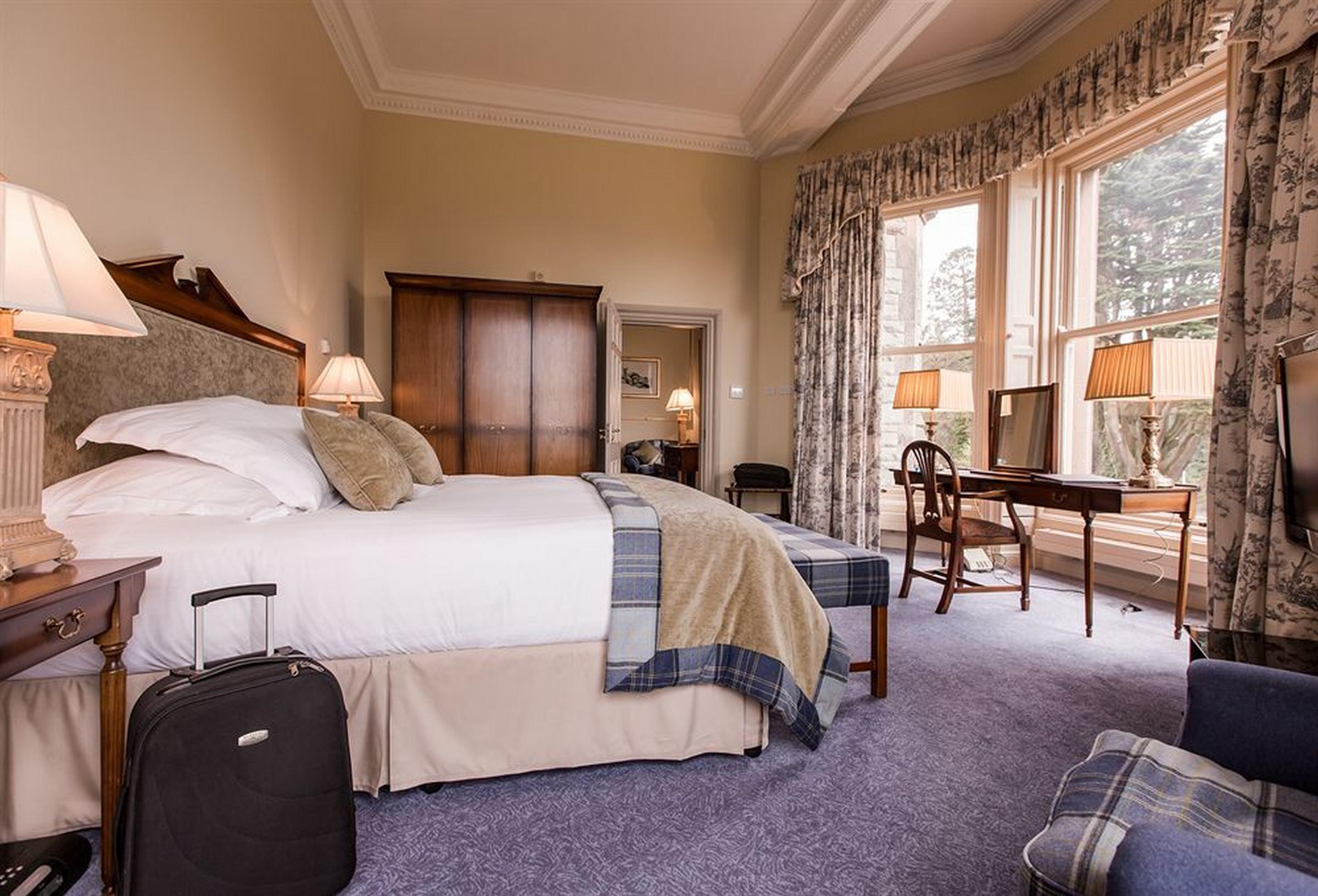 The Culloden Estate And Spa Holywood  Luaran gambar A bedroom at the hotel