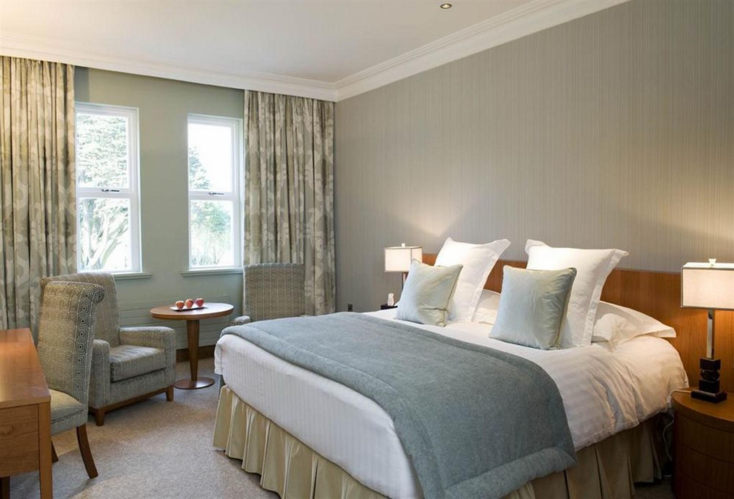The Culloden Estate And Spa Holywood  Luaran gambar A bedroom at the hotel
