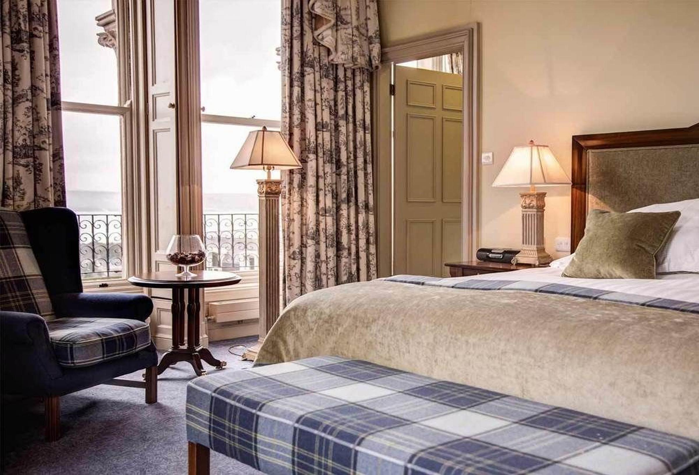 The Culloden Estate And Spa Holywood  Luaran gambar A bedroom at the hotel