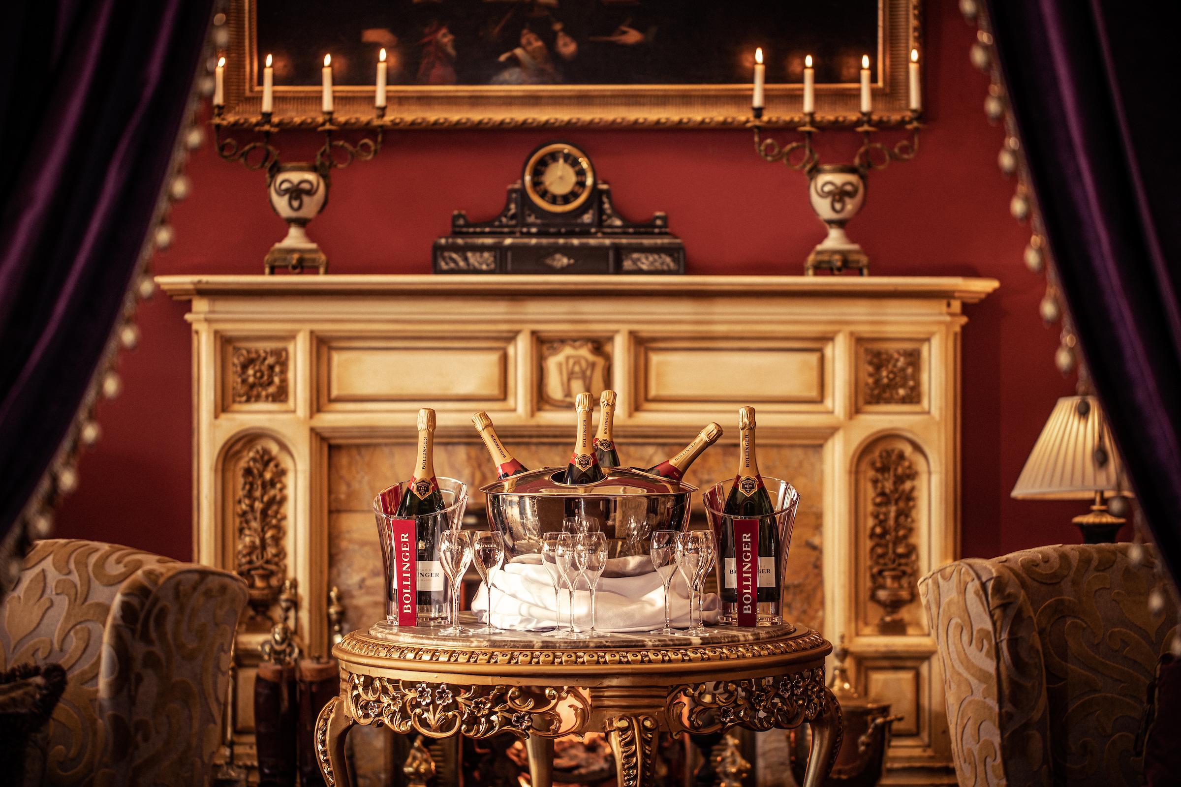The Culloden Estate And Spa Holywood  Luaran gambar The fireplace at the Bellagio