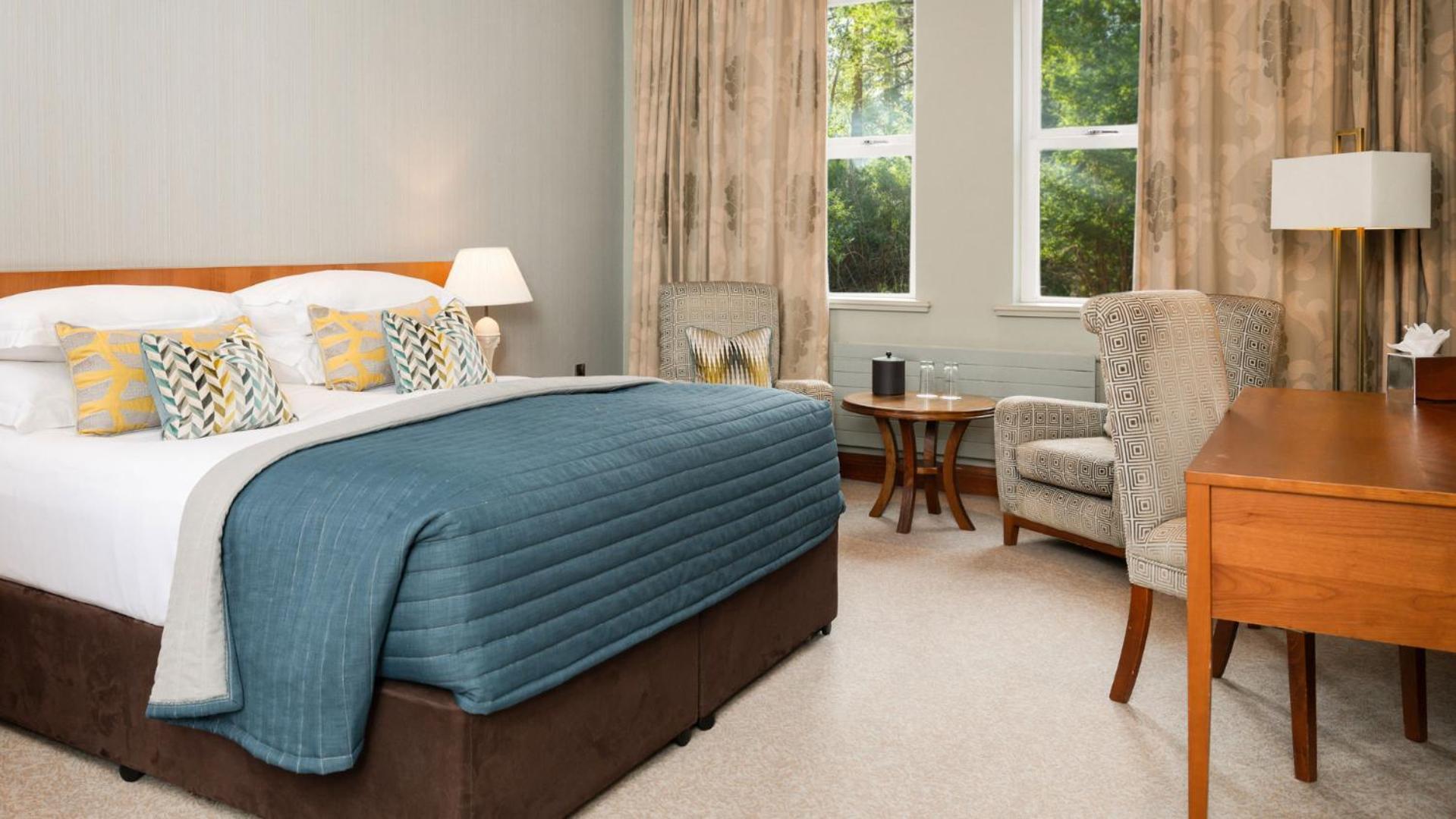 The Culloden Estate And Spa Holywood  Luaran gambar A bedroom at the hotel