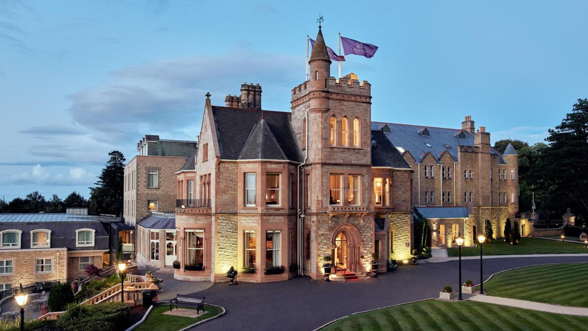 The Culloden Estate And Spa Holywood  Luaran gambar The main entrance of the hotel