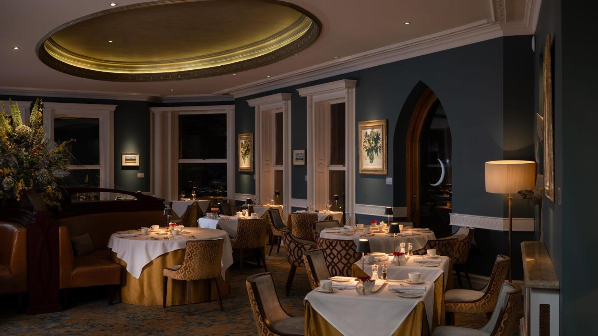 The Culloden Estate And Spa Holywood  Luaran gambar The restaurant at the Taj Mahal Palace